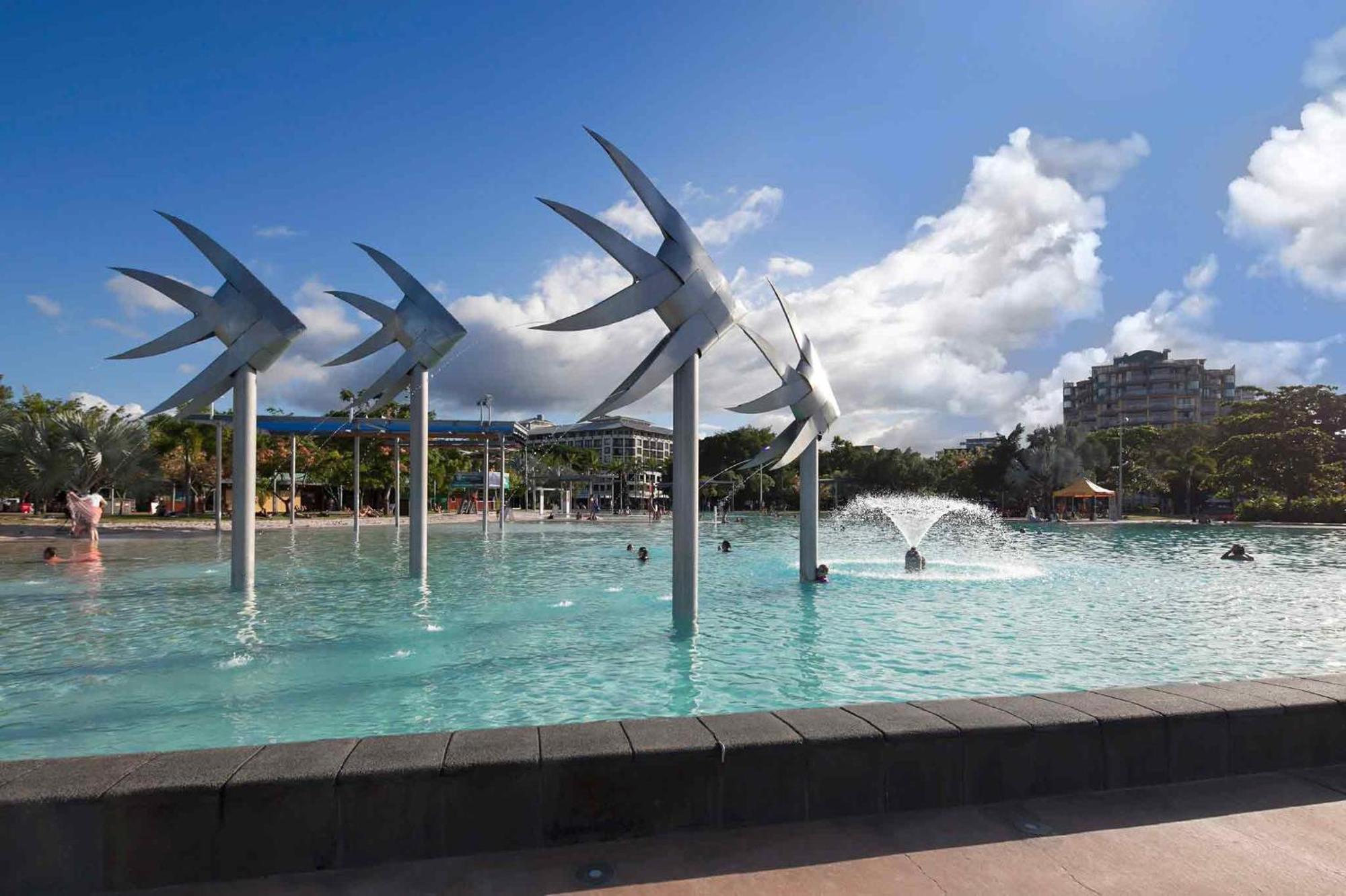 Modern Apartment With Esplanade Views Near The Hospital Cairns Exterior photo