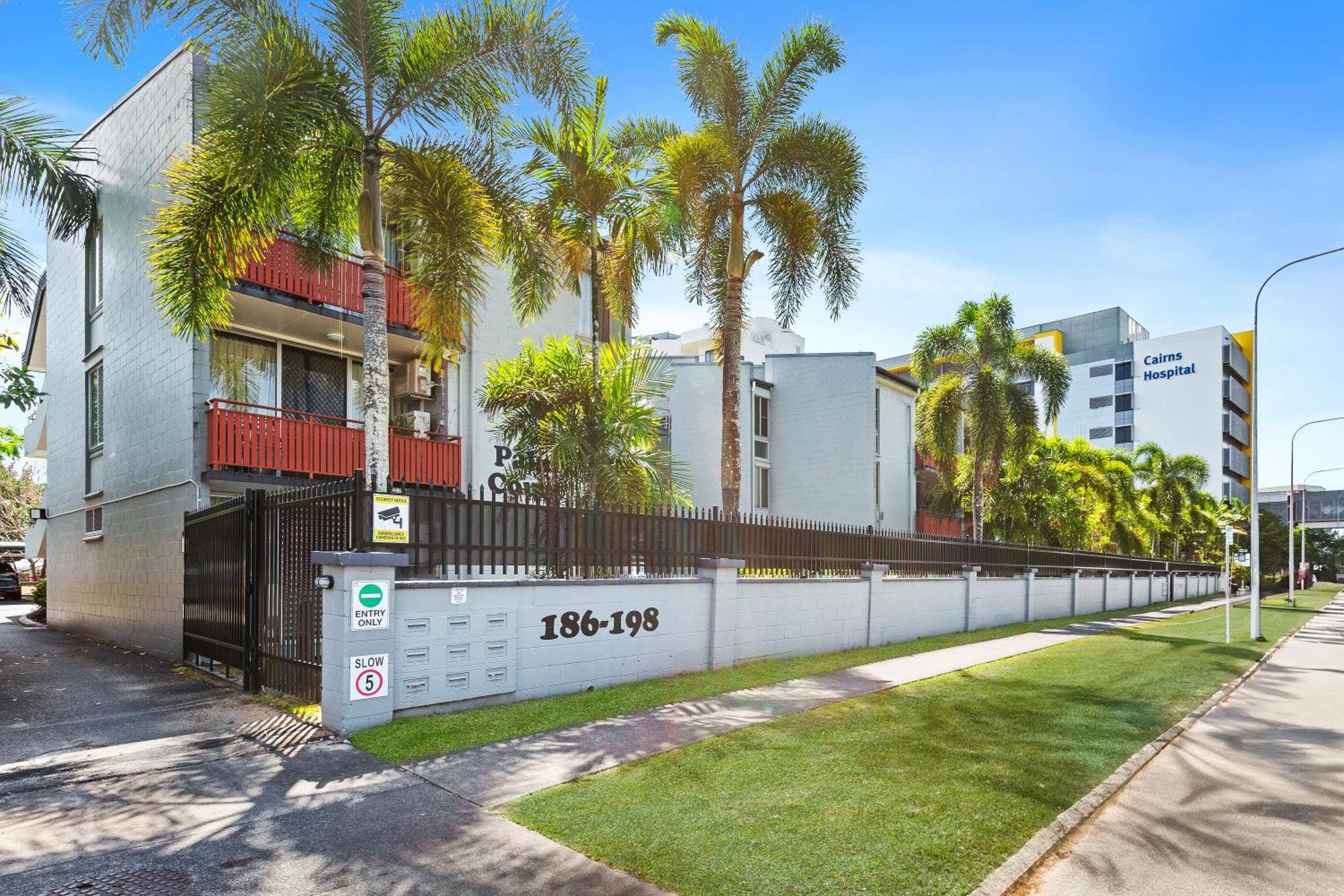 Modern Apartment With Esplanade Views Near The Hospital Cairns Exterior photo